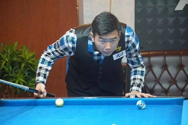 致敬是件常 致敬是件常